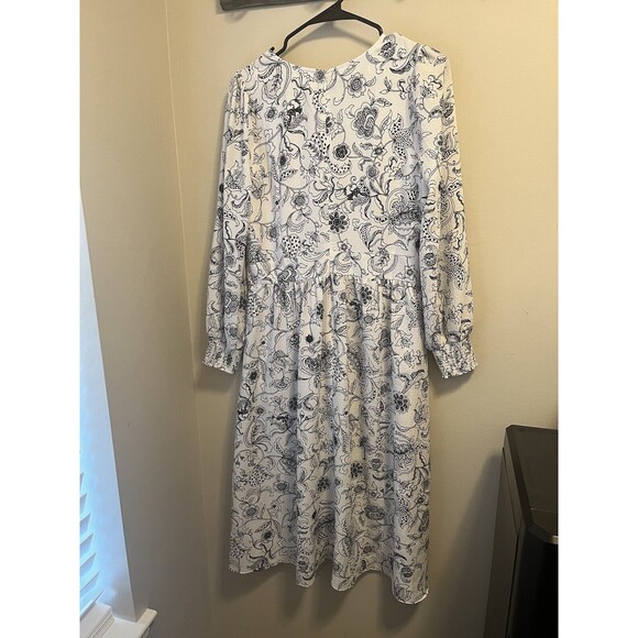 Talbots Women SMOCKED FIT & FLARE DRESS STENCIL FLORAL White And Blue $150 - Picture 11 of 13